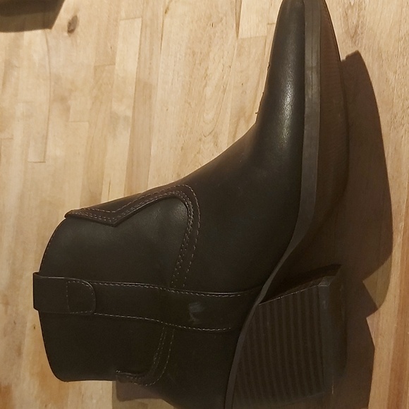 SODA Black Ankle Cowboy Boots/ Sz 7/ Mint Condition - Picture 2 of 5